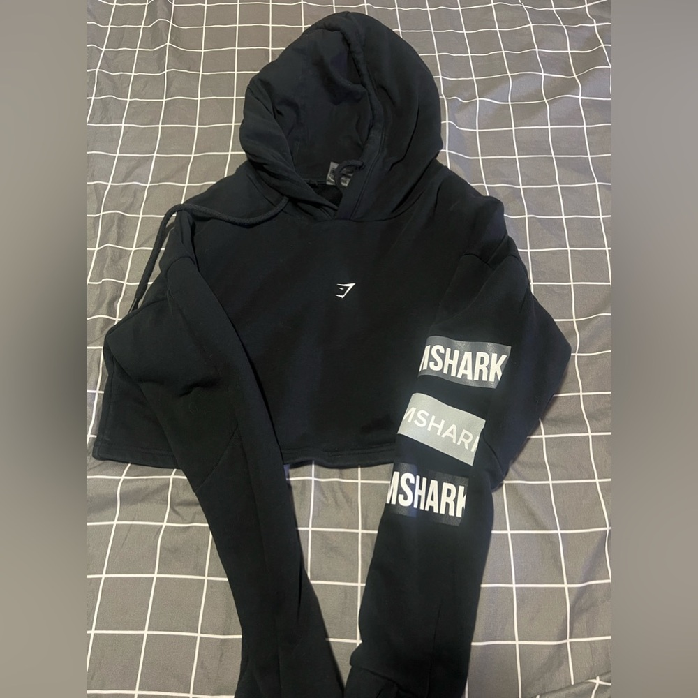 GymShark Cropped Hoodie